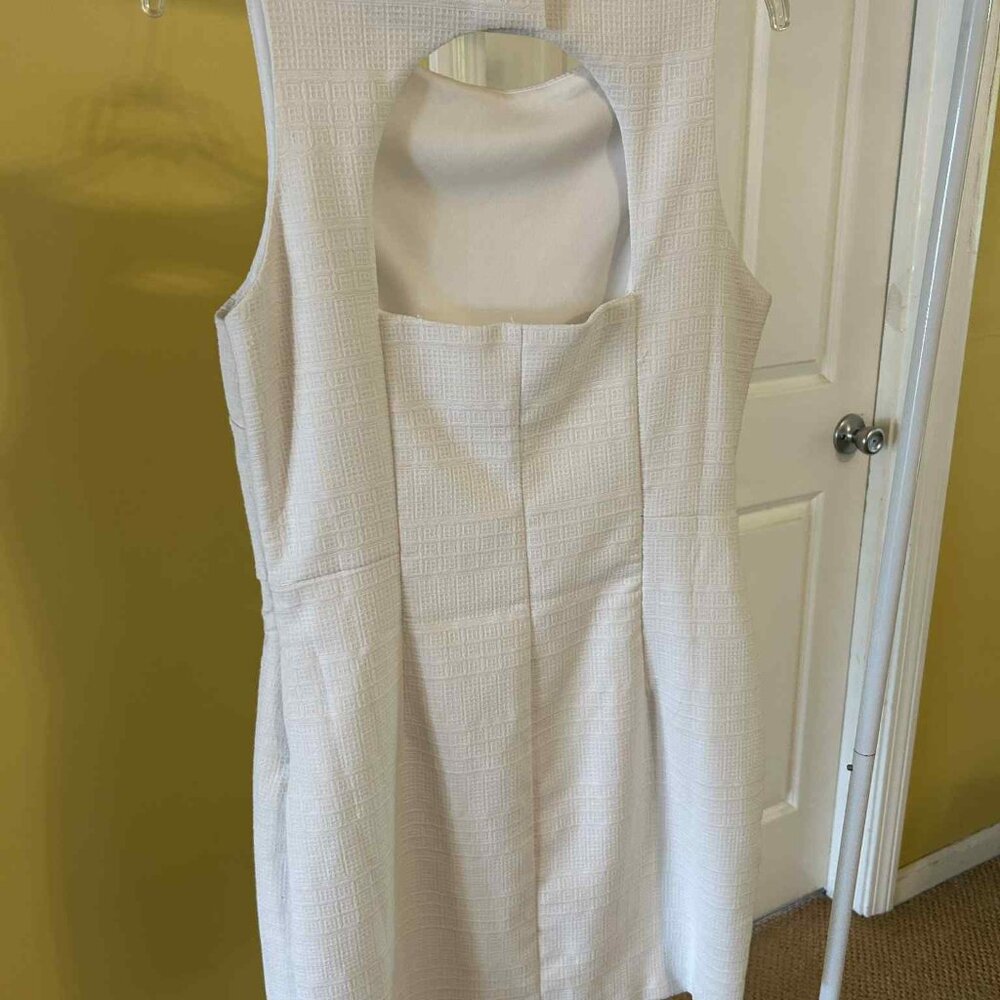 White Dress; Size 10 Never Worn